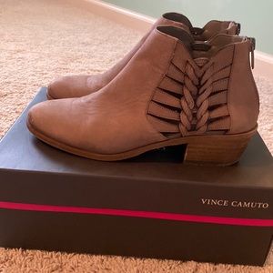 Vince Camuto booties size 8.5 W